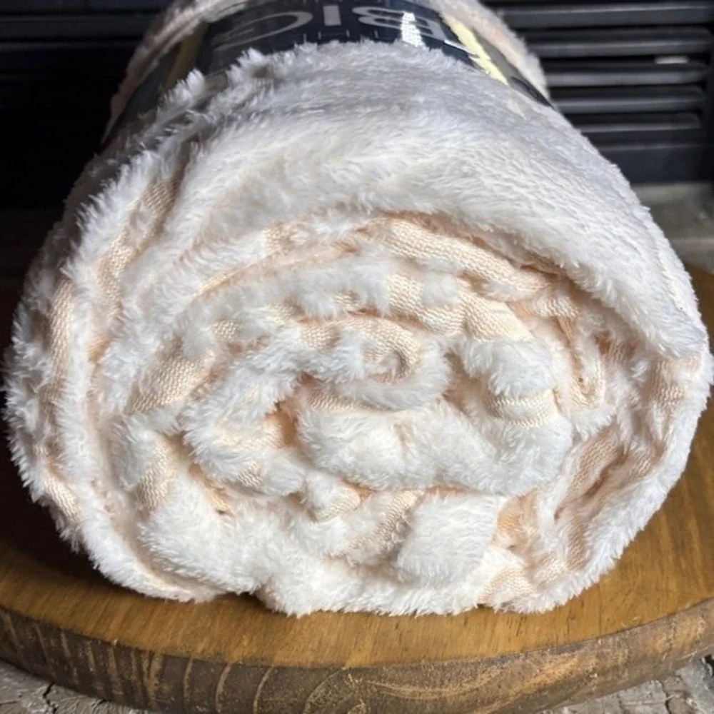 The Big One Frosted Lace Design Cream Oversized Plush Throw Blanket 5'x 6' NEW